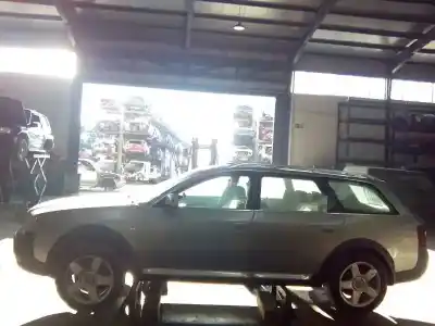 Véhicule à la ferraille audi a6 c5 avant (4b5, 4b6) 2.5 tdi de l'année 2004 alimenté bau