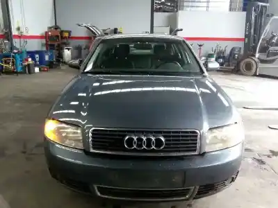 Veículo de Sucata audi a4 berlina (8e) 1.9 tdi (96kw) do ano 2000 alimentado awx