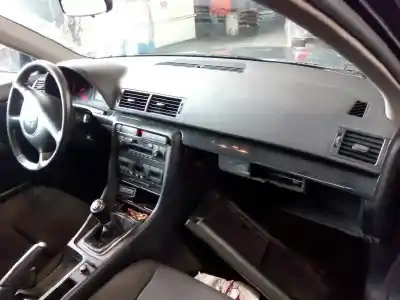 Veículo de Sucata audi a4 berlina (8e) 1.9 tdi (96kw) do ano 2000 alimentado awx