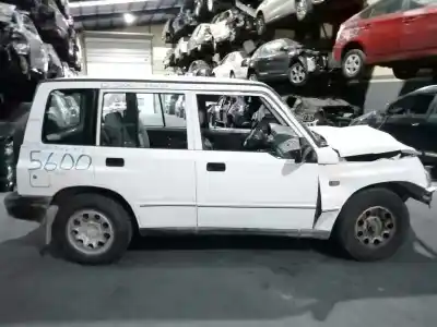 Sloopvoertuig SUZUKI VITARA SE/SV (ET) 2.0 TD Largo Superlujo van het jaar 2002 aangedreven RHP