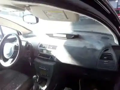 Vehicul casat citroen c4 coupe cool al anului 2006 alimentat 9hy