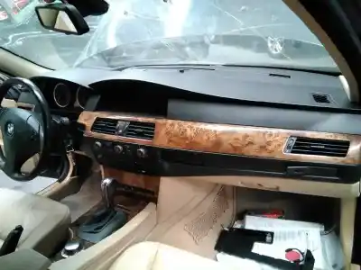 Veículo de Sucata bmw serie 5 berlina (e60) 525d do ano 2005 alimentado 256d2