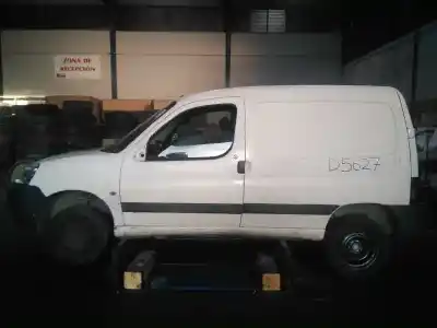 Vehículo de desguace PEUGEOT                                            PARTNER (S2)                                                                                                                                                                                                                                               Combi Pro                                                                                                                                                                                                                                                  del año 2006 con motor WJY