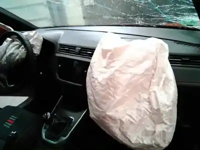 Veículo de Sucata seat arona fr edition do ano 2019 alimentado dgta