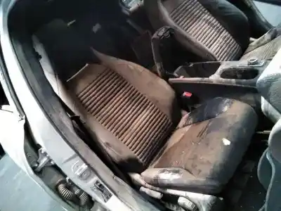 Veículo de Sucata mercedes-benz clase a (w176) a 220 cdi (176.003) do ano 2014 alimentado 651930