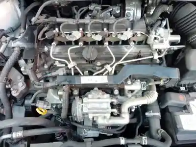 Vehicul casat toyota auris advance al anului 2013 alimentat 1adftv