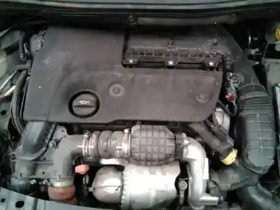 Véhicule à la ferraille peugeot 208 active de l'année 2016 alimenté bhy