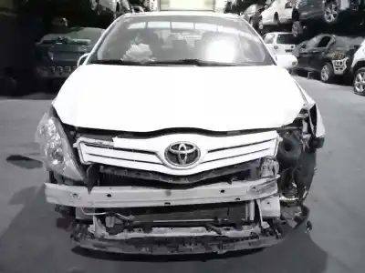 Sloopvoertuig toyota auris live van het jaar 2012 aangedreven 1ndtv