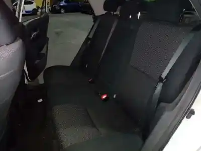 Sloopvoertuig toyota auris live van het jaar 2012 aangedreven 1ndtv