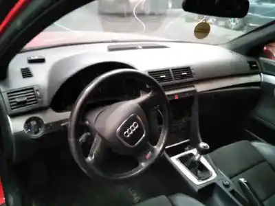 Veículo de Sucata audi a4 berlina (8e) 2.0 tdi 16v (103kw) do ano 2005 alimentado blb