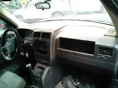 Vehicul casat jeep patriot limited al anului 2009 alimentat ecd