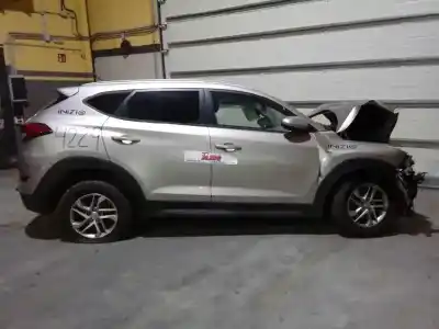 Vehículo de desguace HYUNDAI TUCSON 25 Aniversario 4x2 del año 2015 con motor D4FD