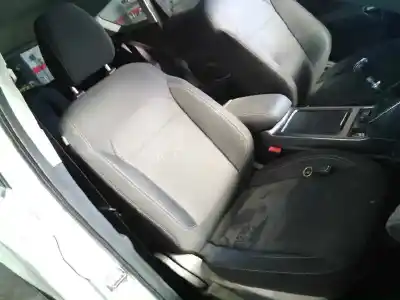 Здавання транспортного засобу ford kuga (cbs) vignale року 2017 потужний xwmb