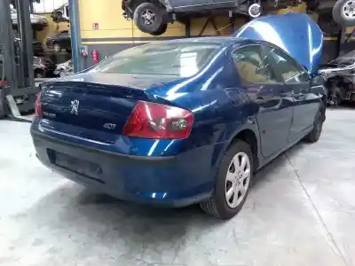 Véhicule à la ferraille peugeot 407 2.0 hdi de l'année 2005 alimenté rhl