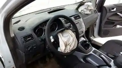 Veicolo di demolizione ford kuga (cbv) titanium dell'anno 2011 alimentato ufda