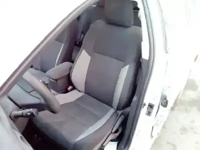 Veículo de Sucata toyota auris advance do ano 2017 alimentado 1ndtv