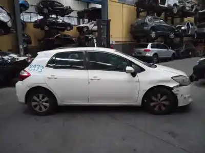 Vehicul casat toyota auris luna+ al anului 2011 alimentat 1ndtv