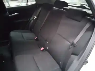 Vehicul casat toyota auris luna+ al anului 2011 alimentat 1ndtv