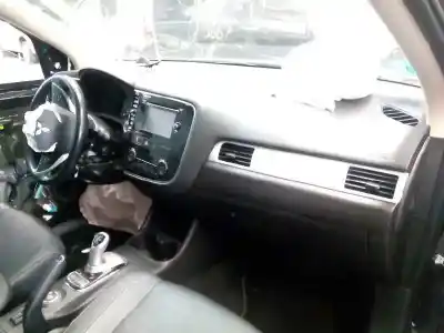 Sloopvoertuig mitsubishi outlander (gf0) phev kaiteki 4wd van het jaar 2017 aangedreven 4b11