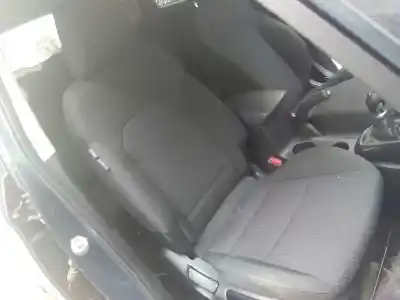 Здавання транспортного засобу kia carens ( ) drive року 2016 потужний d4fd