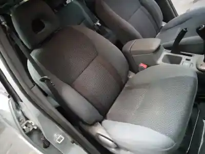 Hurda Aracı toyota rav 4 (a2) 2.0 d-4d executive 4x4 (2003->) yılın 2002 güçlü 1cdftv