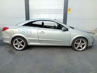 Véhicule à la ferraille opel astra twin top enjoy de l'année 2009 alimenté z19dth