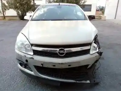 Véhicule à la ferraille opel astra twin top enjoy de l'année 2009 alimenté z19dth