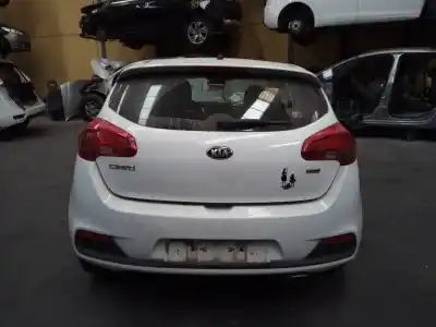 Здавання транспортного засобу kia cee´d drive року 2015 потужний d4fc