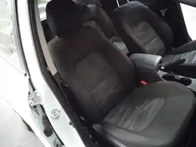 Здавання транспортного засобу kia cee´d drive року 2015 потужний d4fc