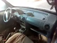 Veículo de Sucata otras marcas kangoo 1.9 d do ano 0 alimentado f8q630