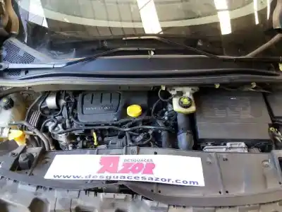 Véhicule à la ferraille renault scenic iii bose edition de l'année 2013 alimenté r9m402