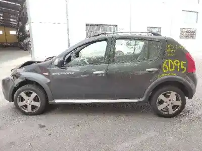Veículo de Sucata DACIA SANDERO Laureate Music do ano 2012 alimentado K9K892