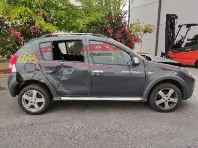 Veículo de Sucata dacia sandero laureate music do ano 2012 alimentado k9k892