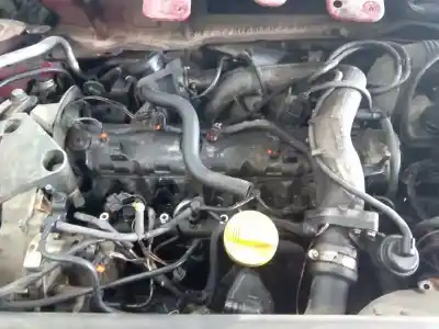 Véhicule à la ferraille renault scenic ii authentique de l'année 2003 alimenté f9q812