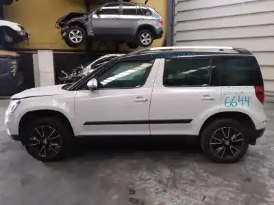 Veicolo di demolizione SKODA                                              YETI                                                                                                                                                                                                                                                       Active                                                                                                                                                                                                                                                     dell'anno 2015 alimentato CUUA