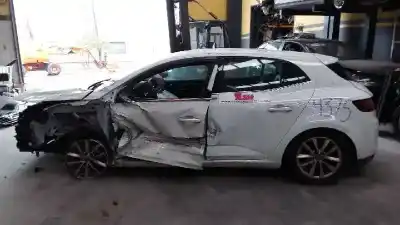 Sloopvoertuig renault megane iv berlina 5p zen van het jaar 2016 aangedreven h5f408
