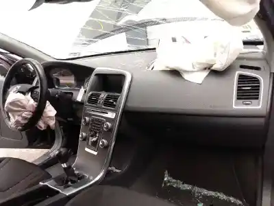 Veículo de Sucata volvo xc60 r-design momentum do ano 2014 alimentado d5204t7