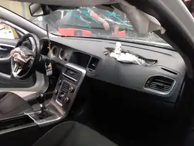 Veículo de Sucata volvo s60 lim. momentum do ano 2010 alimentado d5204t2