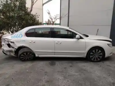 Sloopvoertuig skoda suberb (3t4) elegance van het jaar 2008 aangedreven cffb