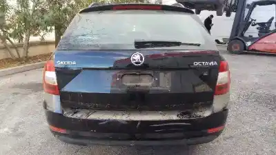 Veículo de Sucata skoda octavia combi (5e5) ambition do ano 2018 alimentado chzd