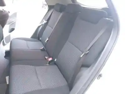 Veicolo di demolizione toyota auris luna+ dell'anno 2013 alimentato 1ndtv