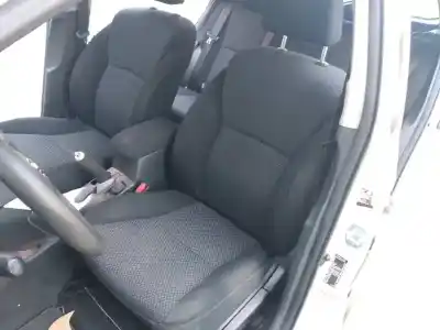 Veicolo di demolizione toyota auris luna+ dell'anno 2013 alimentato 1ndtv