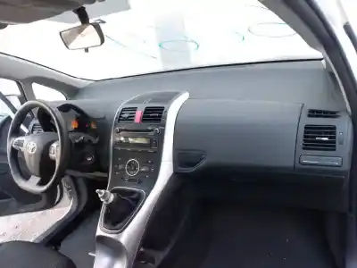 Veicolo di demolizione toyota auris luna+ dell'anno 2013 alimentato 1ndtv