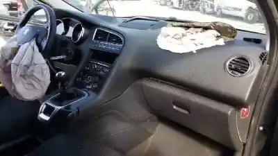 Sloopvoertuig peugeot 5008 sport pack van het jaar 2010 aangedreven rhe