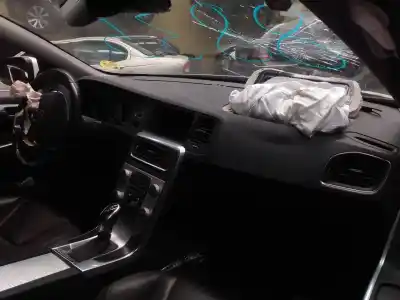 Veículo de Sucata volvo v60 kombi momentum do ano 2012 alimentado d5204t7