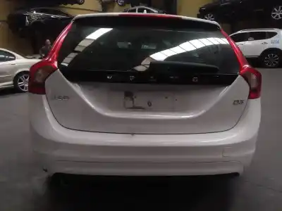 Veículo de Sucata volvo v60 kombi momentum do ano 2012 alimentado d5204t7