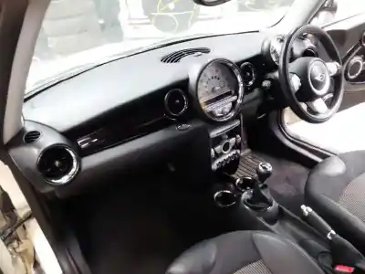 Здавання транспортного засобу mini mini (r56) cooper d року 2006 потужний w16