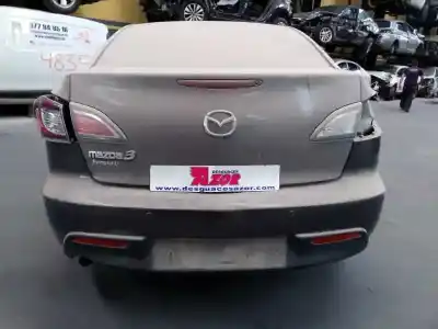 Veículo de Sucata mazda 3 berlina (bk) 1.6 cd diesel cat do ano 2009 alimentado y6