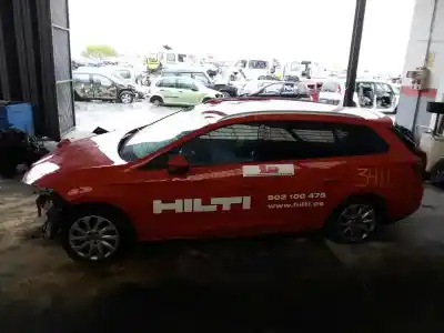Veicolo di demolizione seat leon st (5f8) style dell'anno 2016 alimentato dbka