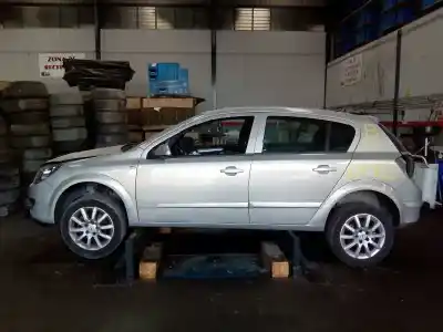 Véhicule à la ferraille OPEL ASTRA H BERLINA Enjoy de l'année 2006 alimenté Z13DTH